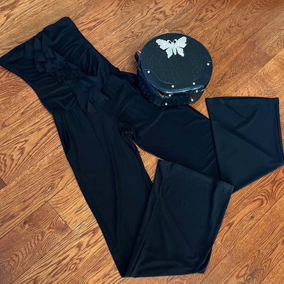 Round Vegan Leather Ostrich Print Bag With Big Rhinestone Butterfly - Picture 14 of 15